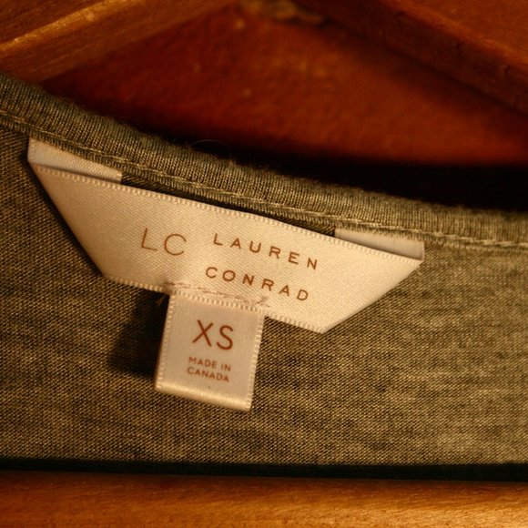 LC Lauren Conrad Gray Cold Shoulder Ruffled Blouse - Picture 6 of 8